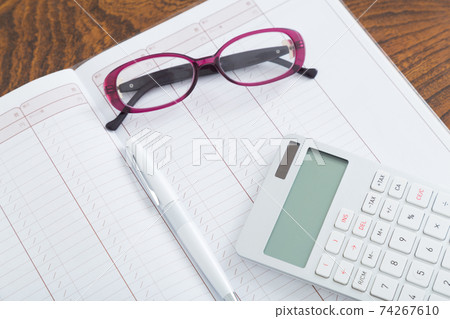 居家管理形象 74267610