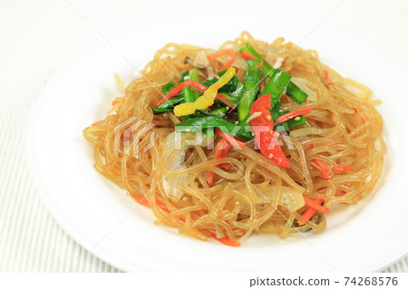 美味的Japchae 74268576