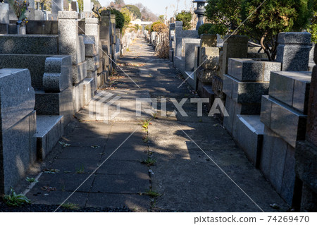 Tomb passage 74269470