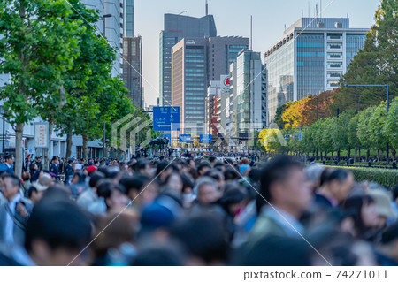 Celebration Ceremony, Her Majesty the Emperor, Her Majesty the Empress, Parade, Police, Security, Barricade, Roadside, Crowded People 74271011