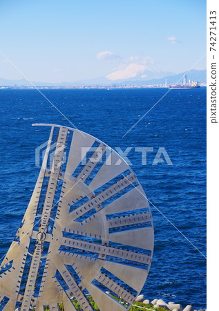 Umihotaru shield machine cutter face and Mt. Fuji 74271413