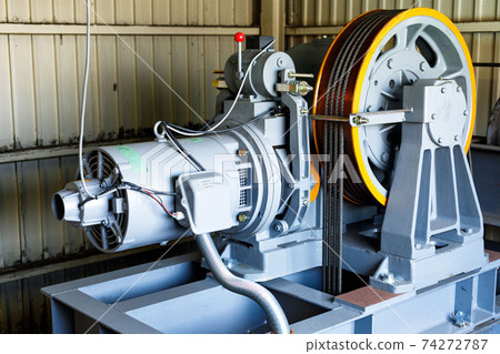 Cargo elevator hoisting machine 74272787
