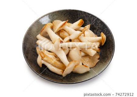 黃油炒白山毛櫸蘑菇 74272912