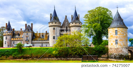 Great castles of Loire valley in France. Sully-sur-loire Great castles of Loire valley in France. Sully-sur-loire 74275007