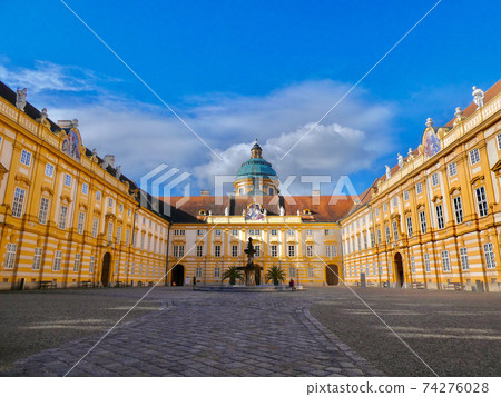 Merk Abbey Merk Abbey 74276028