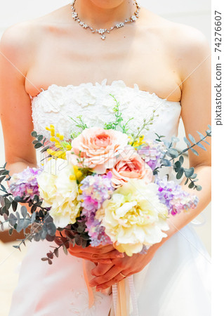 Chapel bride bouquet 74276607