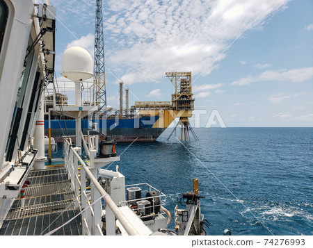 Floating production storage and offloading FPSO vessel, oil and gas indutry 74276993