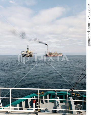 Floating production storage and offloading (FPSO) vessel, oil and gas indutry 74277006
