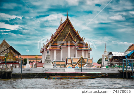 Wat Kalayanamitr Varamahavihara, Wat Kanlayanamit Woramahawihan is a Buddhist temple in Bangkok, Thailand. 74278096