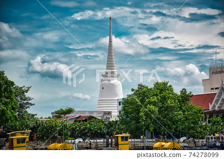 Wat Prayurawongsawat Worawihan, known in short as Wat Prayun is a 19th century Buddhist temple complex, located near the Memorial Bridge, Thonburi side 74278099