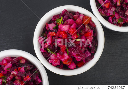Beetroot diet dishes. Vegetarian vegetable salad 74284987