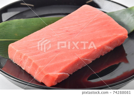 Tuna medium fatty tuna crispy sashimi Tuna medium fatty tuna crispy sashimi 74288081