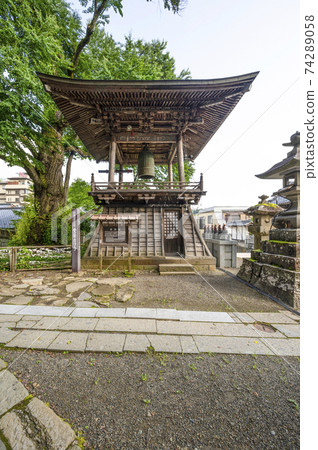 Kitamuki Kannon Precincts Bell Tower and Aizen Katsura (Ueda City) 74289058