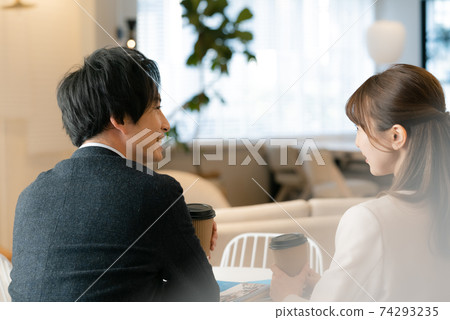 婚姻中的男人和女人 74293235