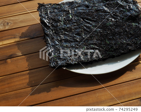 Korean traditional food nori, seaweed 74295249