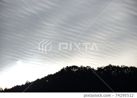 層積雲和太陽 層積雲和太陽 74295512