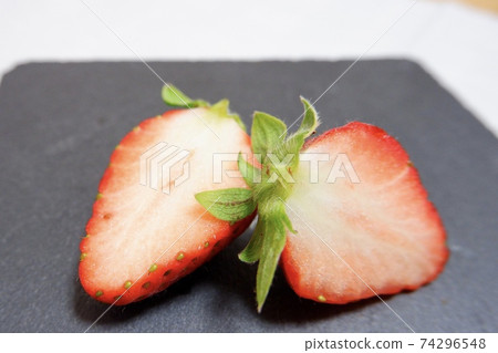 Strawberries Strawberries 74296548