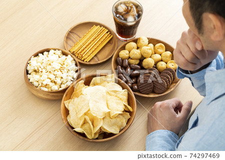 垃圾食品小吃 垃圾食品小吃 74297469