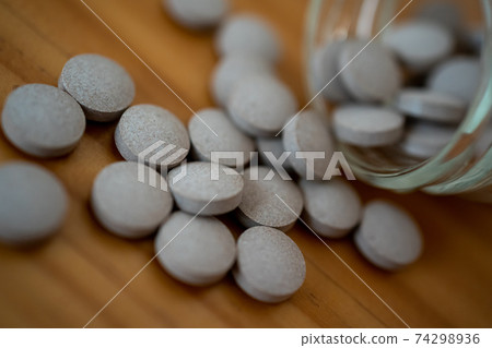 Tablet Tablet 74298936