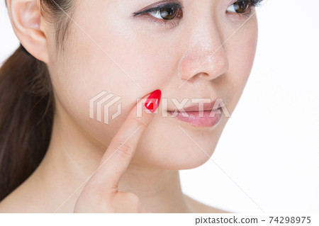 鼻唇溝的身體部位 74298975