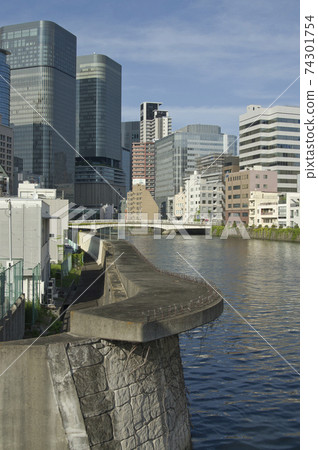 大阪市Edobori和Tosabori周圍的風景 大阪市Edobori和Tosabori周圍的風景 74301754