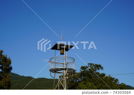 消防監視塔上的半個鐘召集農村消防隊 消防監視塔上的半個鐘召集農村消防隊 74303084