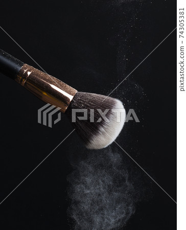 high-quality cosmetic brush with cosmetic product high-quality cosmetic brush with cosmetic product 74305381