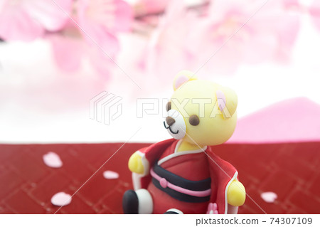 春天的櫻花和熊的形象 春天的櫻花和熊的形象 74307109