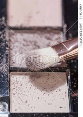 used multi-colored women's decorative cosmetics 74309667