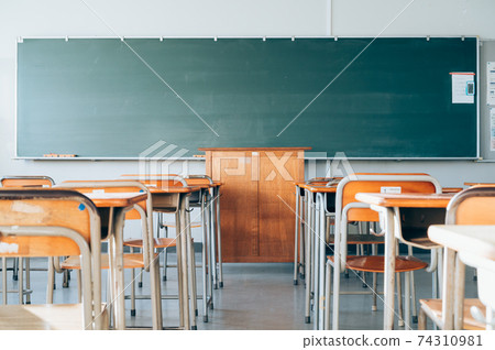 學校教室 74310981