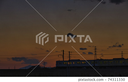 Tokyu Children's Country Line Sunset Silhouette Tokyu Children's Country Line Sunset Silhouette 74311330