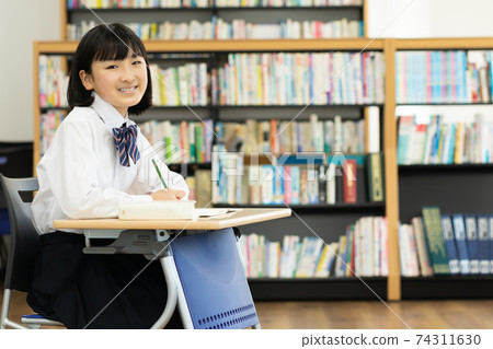Junior high school student photography cooperation: Japanese language school attached to Chuo Technical School 74311630