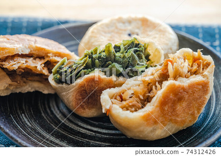 Oyaki Nozawana Kiriboshi daikon Oyaki Nozawana Kiriboshi daikon 74312426