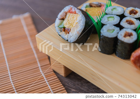 Sukeroku sushi sushi clogs image background material Sukeroku sushi sushi clogs image background material 74313042