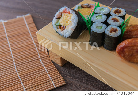 Sukeroku sushi sushi clogs image background material 74313044