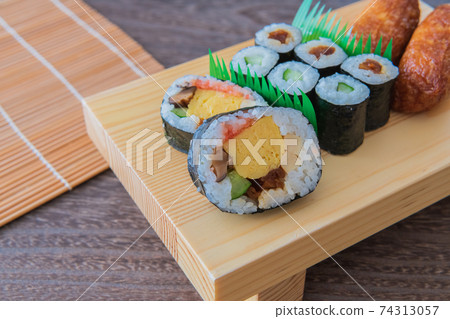 Sukeroku sushi sushi clogs image background material 74313057