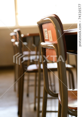 學校教室 74316577