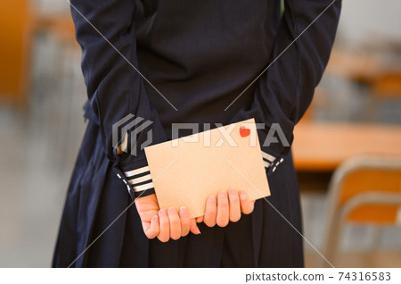 一封信的製服的女人 一封信的製服的女人 74316583