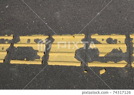 Linear guidance block with peeled sidewalk 74317126