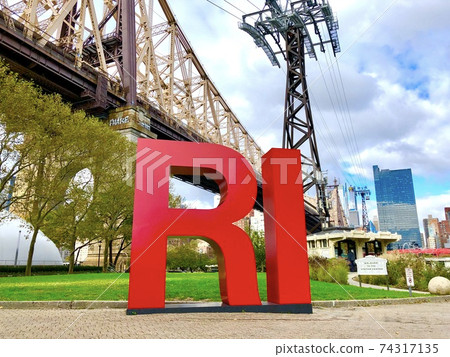 Queensboro Bridge seen from Roosevelt Island Queensboro Bridge seen from Roosevelt Island 74317135