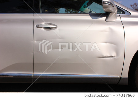 汽車自殘事故 74317666