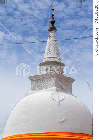 White stupa in Kachchuwathta temple, Galle. White stupa in Kachchuwathta temple, Galle. 74319820