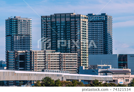 View of Tokyo cityscape of Japan, tower apartment, Yurikamome, Ariake Tennis Forest Station, etc. (aircraft on the far right) View of Tokyo cityscape of Japan, tower apartment, Yurikamome, Ariake Tennis Forest Station, etc. (aircraft on the far right) 74321534