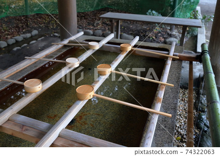 Kamichikama Shrine's Chozuya (Atsuta Jingu, Atsuta-ku, Nagoya City, Aichi Prefecture) 74322063