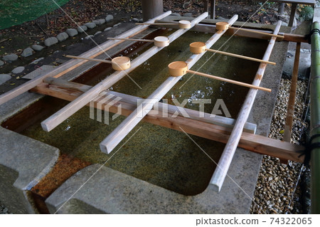 Kamichikama Shrine's Chozuya (Atsuta Jingu, Atsuta-ku, Nagoya City, Aichi Prefecture) 74322065