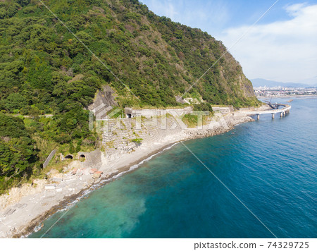 [Shizuoka Prefecture] Okuzure Coast 74329725