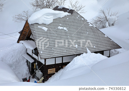 A bender buried in the snow of severe winter, Tadami Town, Fukushima Prefecture A bender buried in the snow of severe winter, Tadami Town, Fukushima Prefecture 74330812