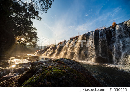 A spectacular view of Yokotaki, which has abundant water flowing downstream of the Kikuchi Gorge 74330923