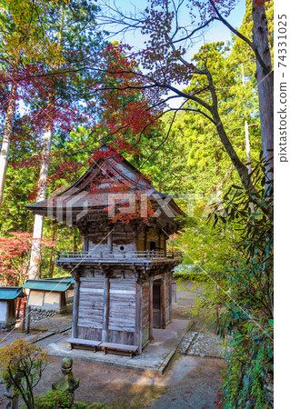 Ryokaizan Yokokura Temple (November Tajimi Autumn) Ryokaizan Yokokura Temple (November Tajimi Autumn) 74331025