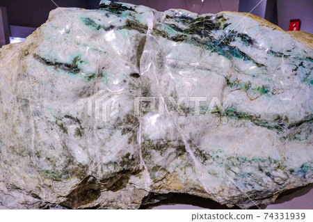 翡翠原石4 74331939